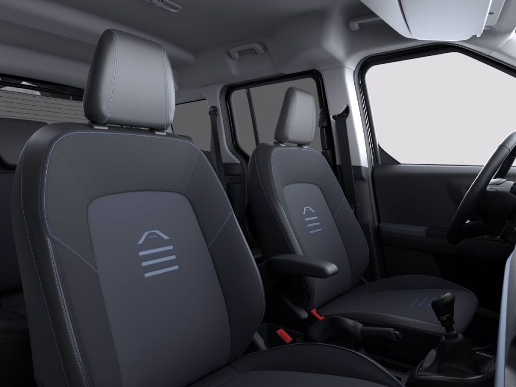 FORD Nuovo Tourneo Active 1.0 EcoBoost 125 CV 93 kW Trasmissione manuale a 6 rapporti 2WD