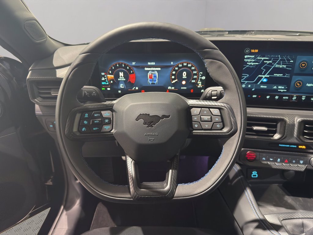 FORD Mustang Fastback 5.0 V8 Dark Horse 453cv