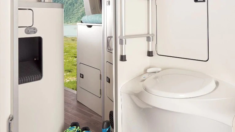 Ford Transit Nugget Plus Monza Milano bagno